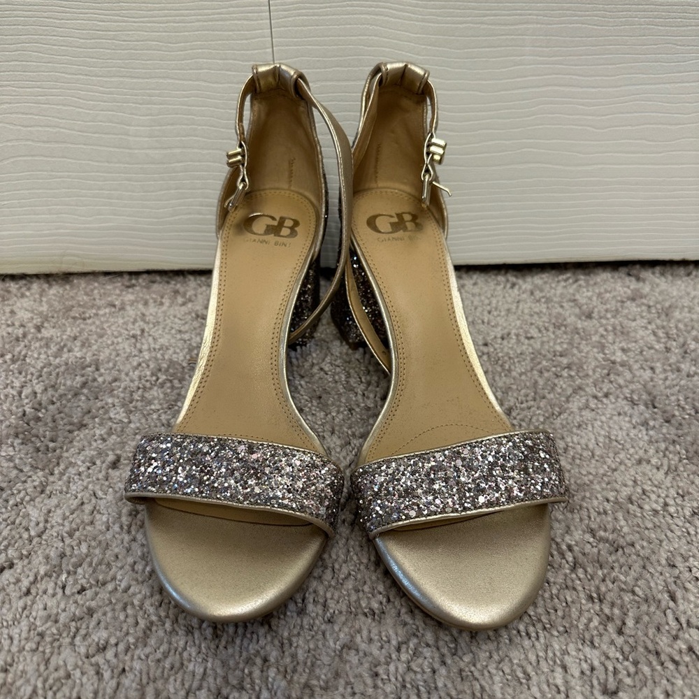 Gianni Bini Women's Silver Glitter Sandals